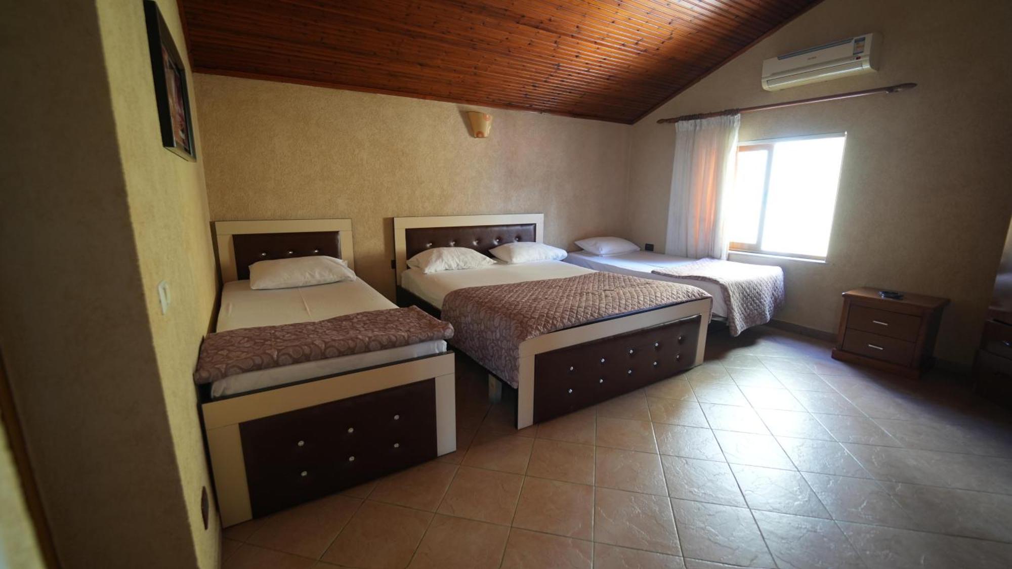 Alen Bar Hotel Tirana Eksteriør billede